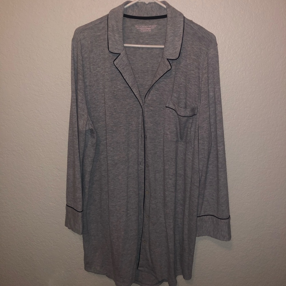 Victoria’s Secret Pajama Top Button Down NWT 😍